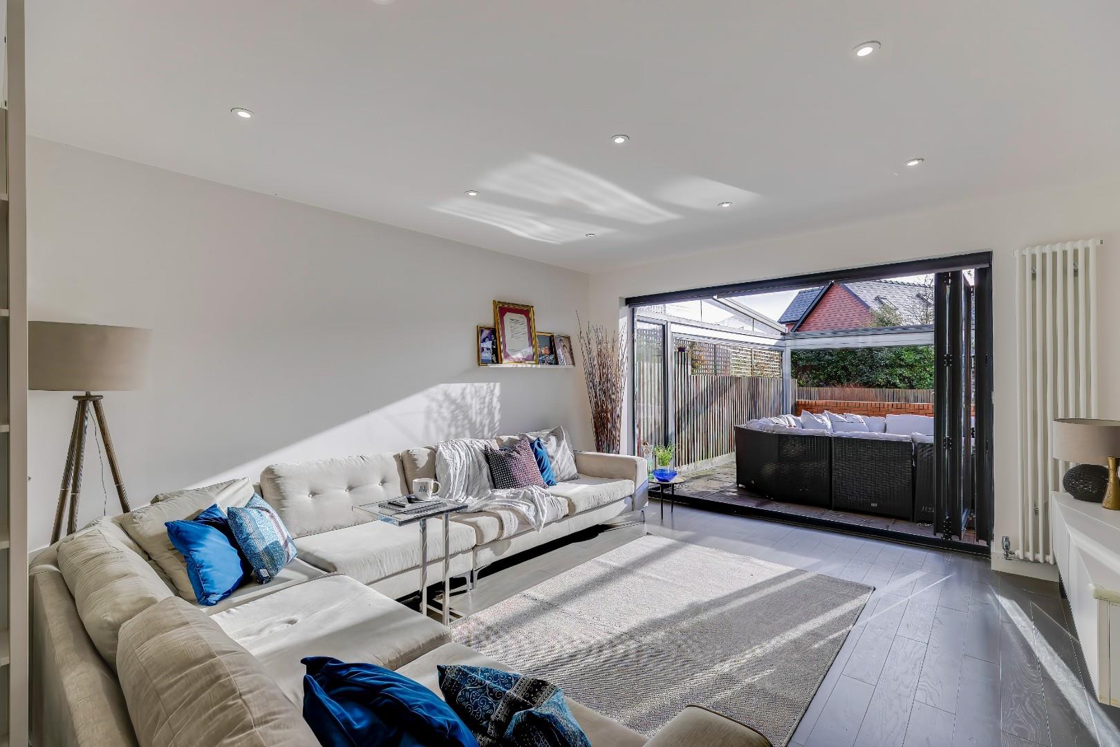 Apartment 1, Pen Y Garth Mansions, 2 Stanwell Road, Penarth, CF64 3EA